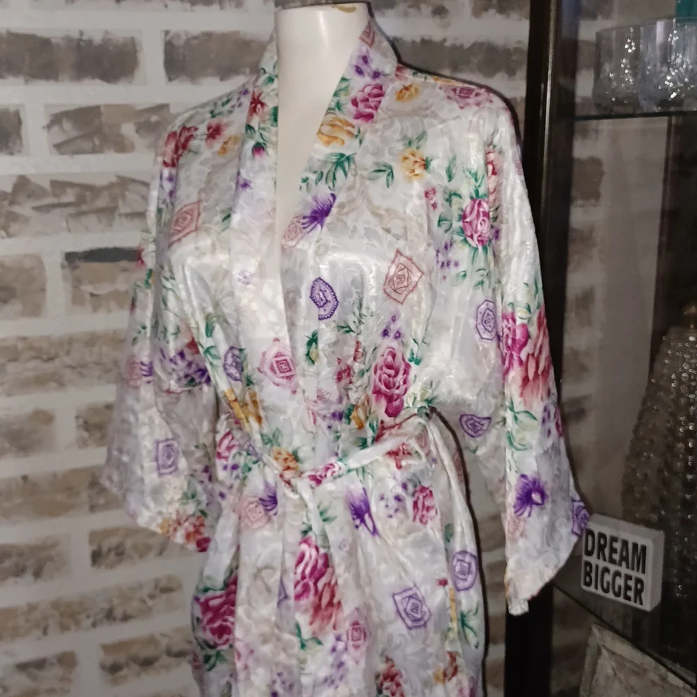 L.A. Intimates Robe - Picture 2 of 7